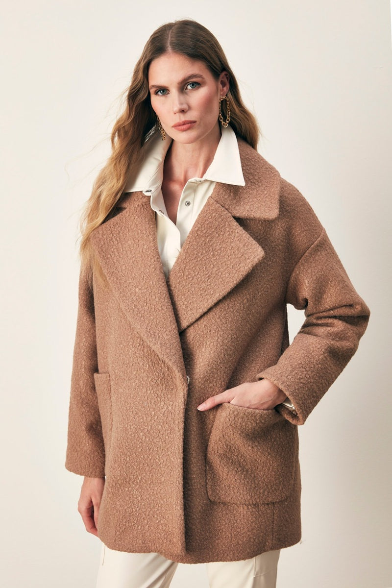 Палто от букле в цвят капучино